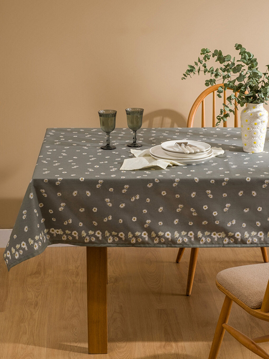 Karışık Çiçek Desenli Masa Örtüsü 150x200 cm-1