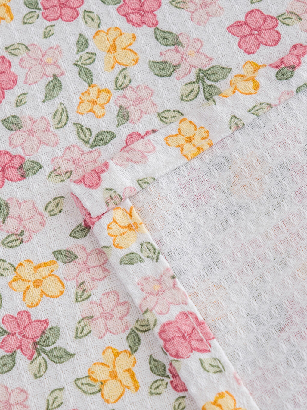 Karışık Çiçek Desenli Pamuklu Çift Kişilik Pike-3