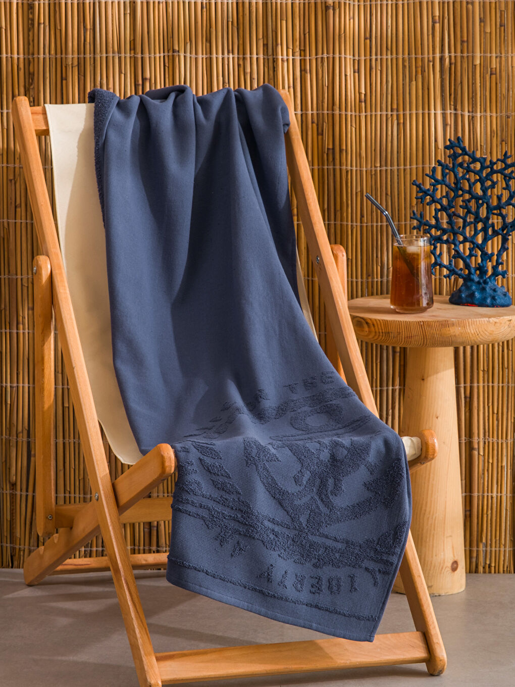 Lacivert Çapa Desenli Plaj Havlusu