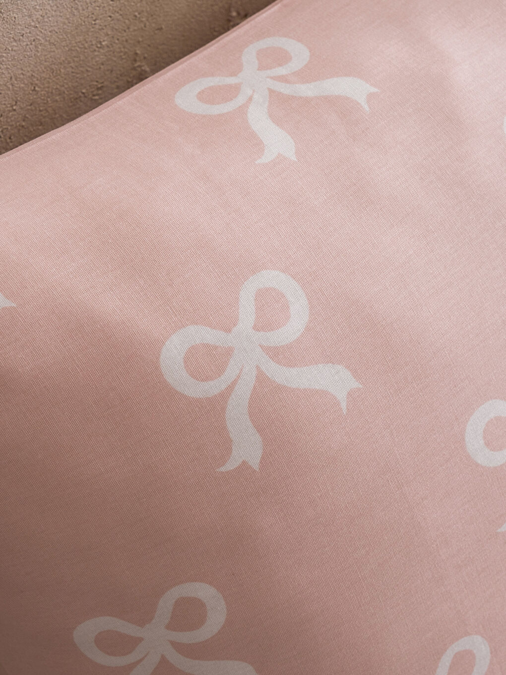 Pembe Fiyonk Desenli Tek Kişilik Pike Seti-3