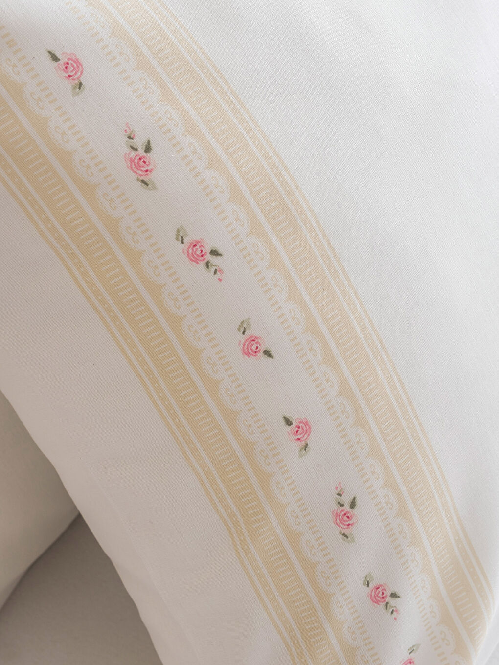 Bej Çiçek Desenli Pamuklu Çift Kişilik Pike Seti-3