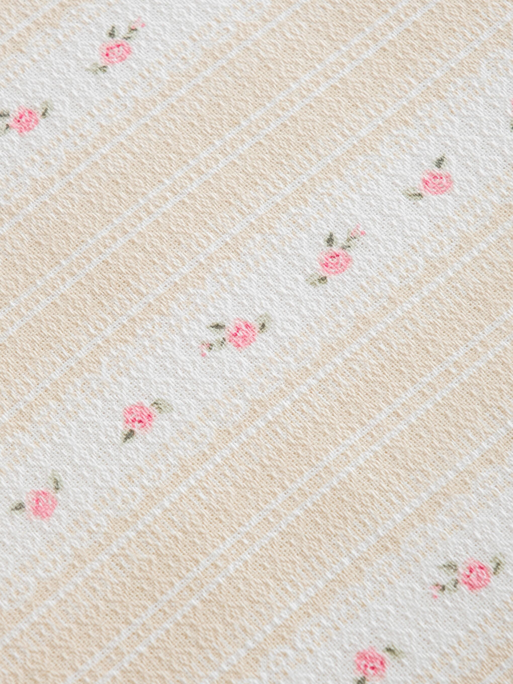 Bej Çiçek Desenli Pamuklu Çift Kişilik Pike Seti-4