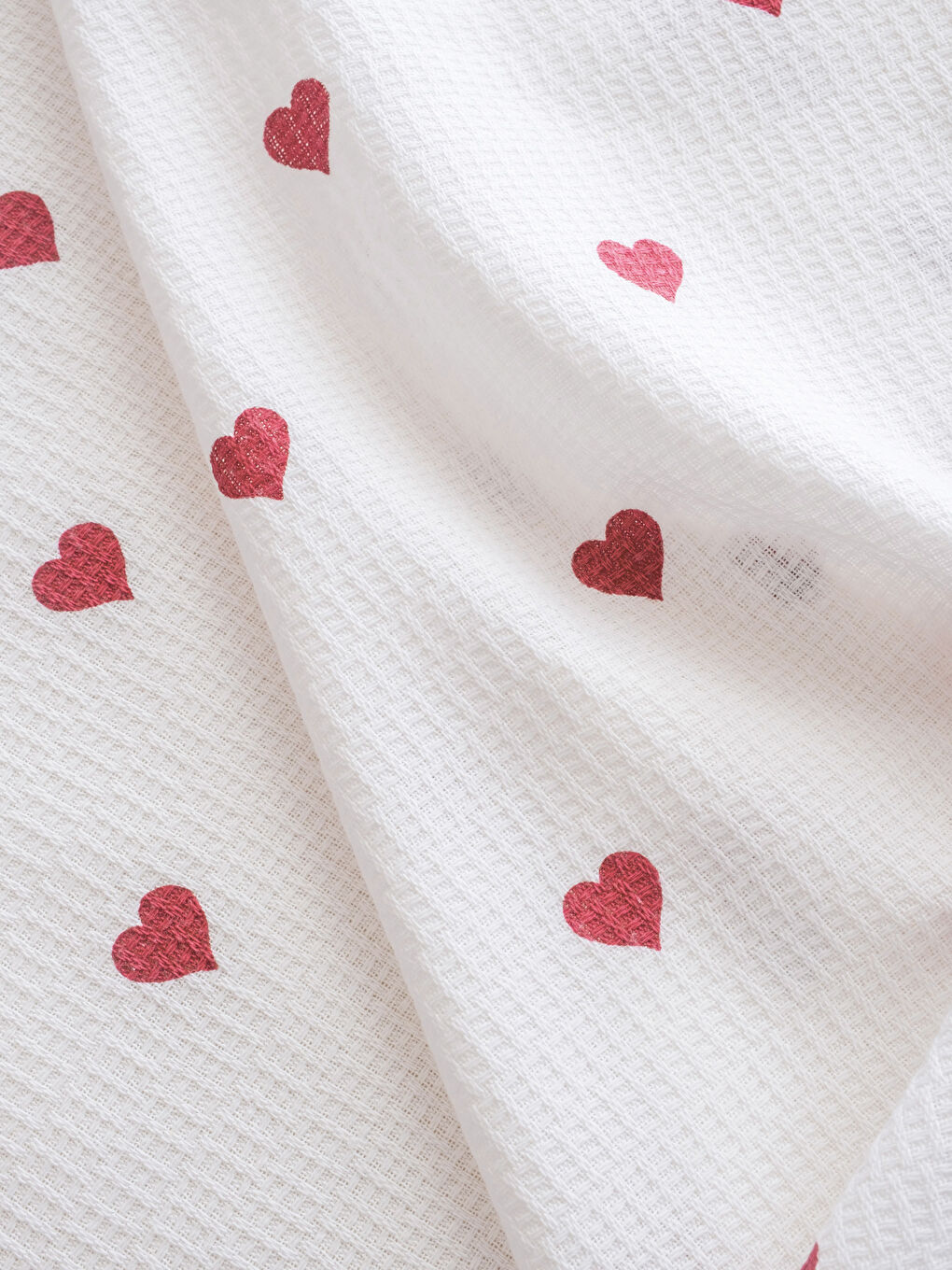Kırmızı Kalp Desenli  Pamuklu Çift Kişilik Pike Takımı-4