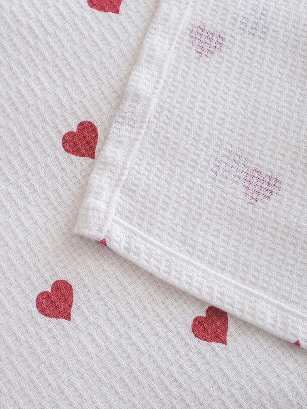 Kırmızı Kalp Desenli  Pamuklu Çift Kişilik Pike Takımı-5