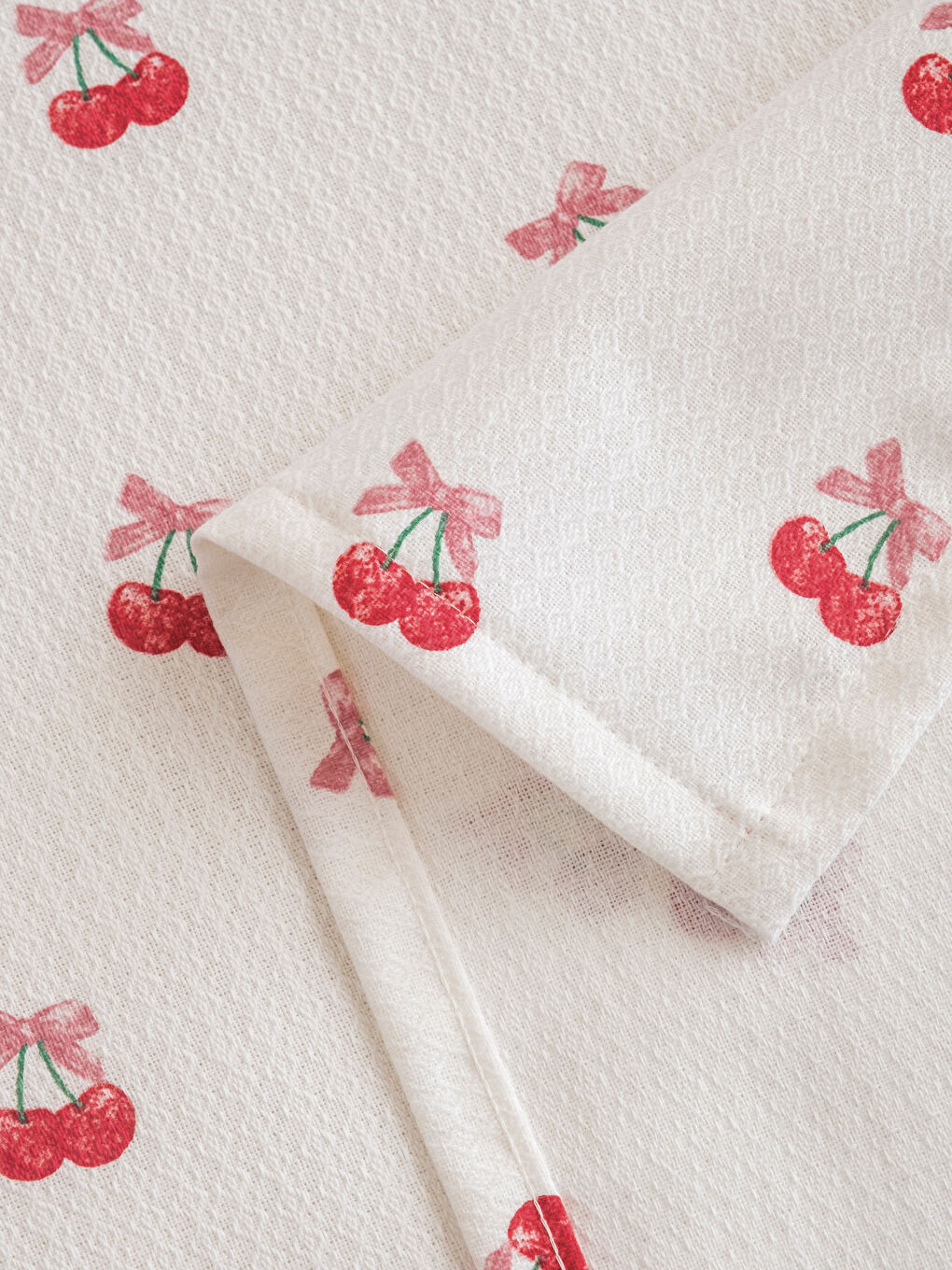 Karışık Kiraz Desenli Çift Kişilik Pike Takımı-5