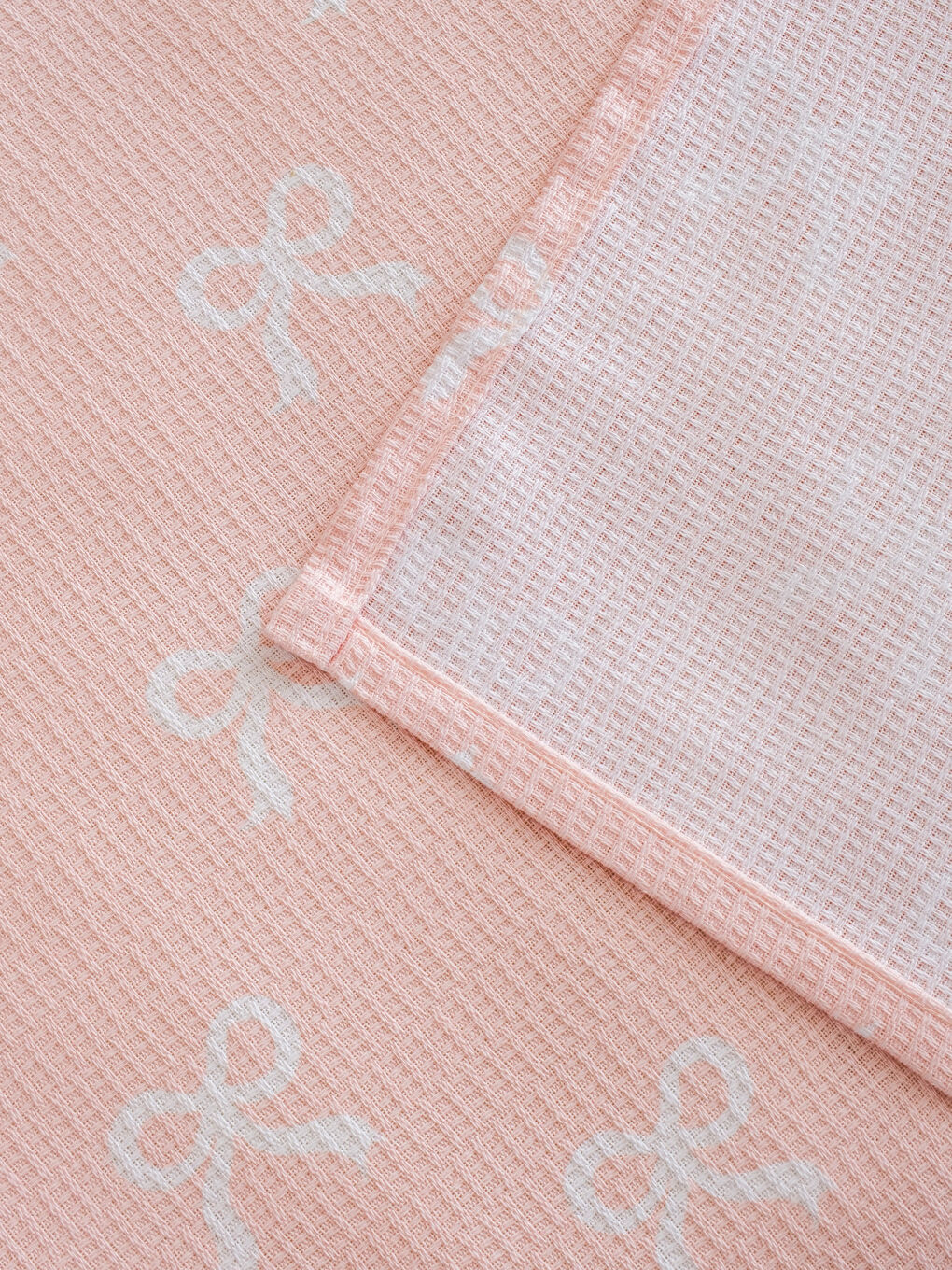 Pembe Fiyonk Desenli Pamuklu Çift Kişilik Pike Seti-4