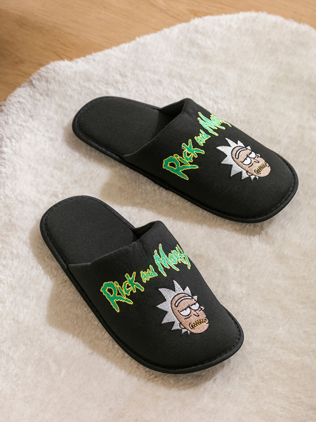 Rick and Morty Embroidered Men's Slippers-1