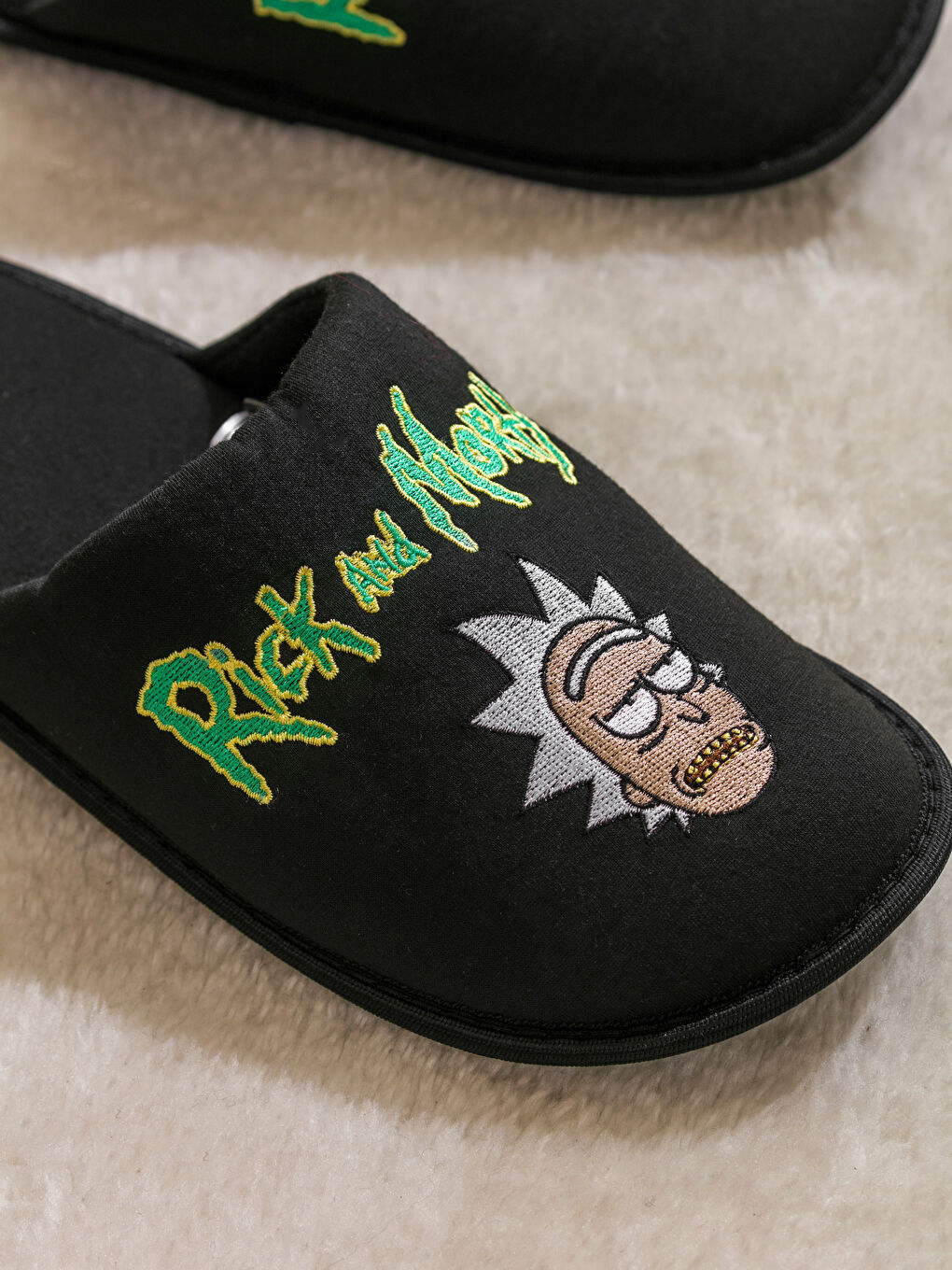 Rick and Morty Embroidered Men's Slippers-2