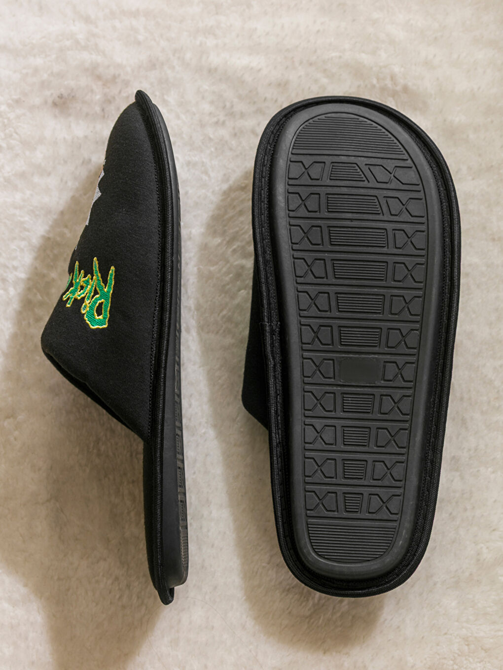 Rick and Morty Embroidered Men's Slippers-3
