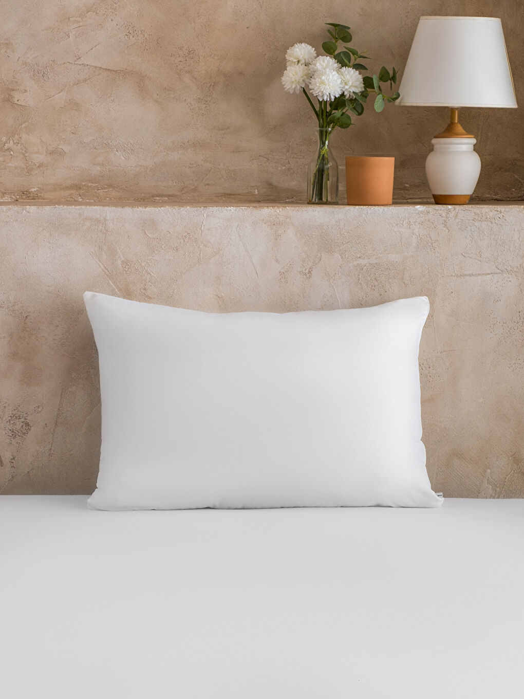 Белый Подушка-1