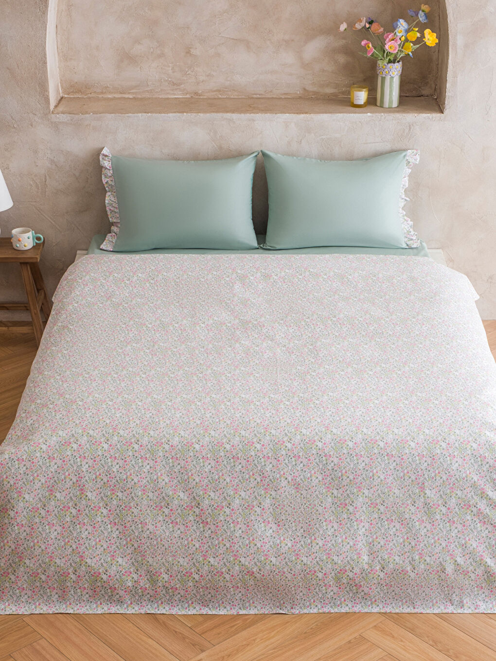 Karışık Çiçek Desenli Çift Kişilik Pike Takımı-1