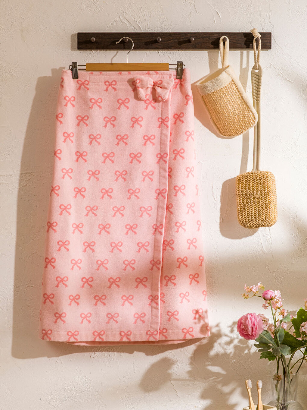 Pembe Fiyonk Desenli Kadın Straplez Bornoz