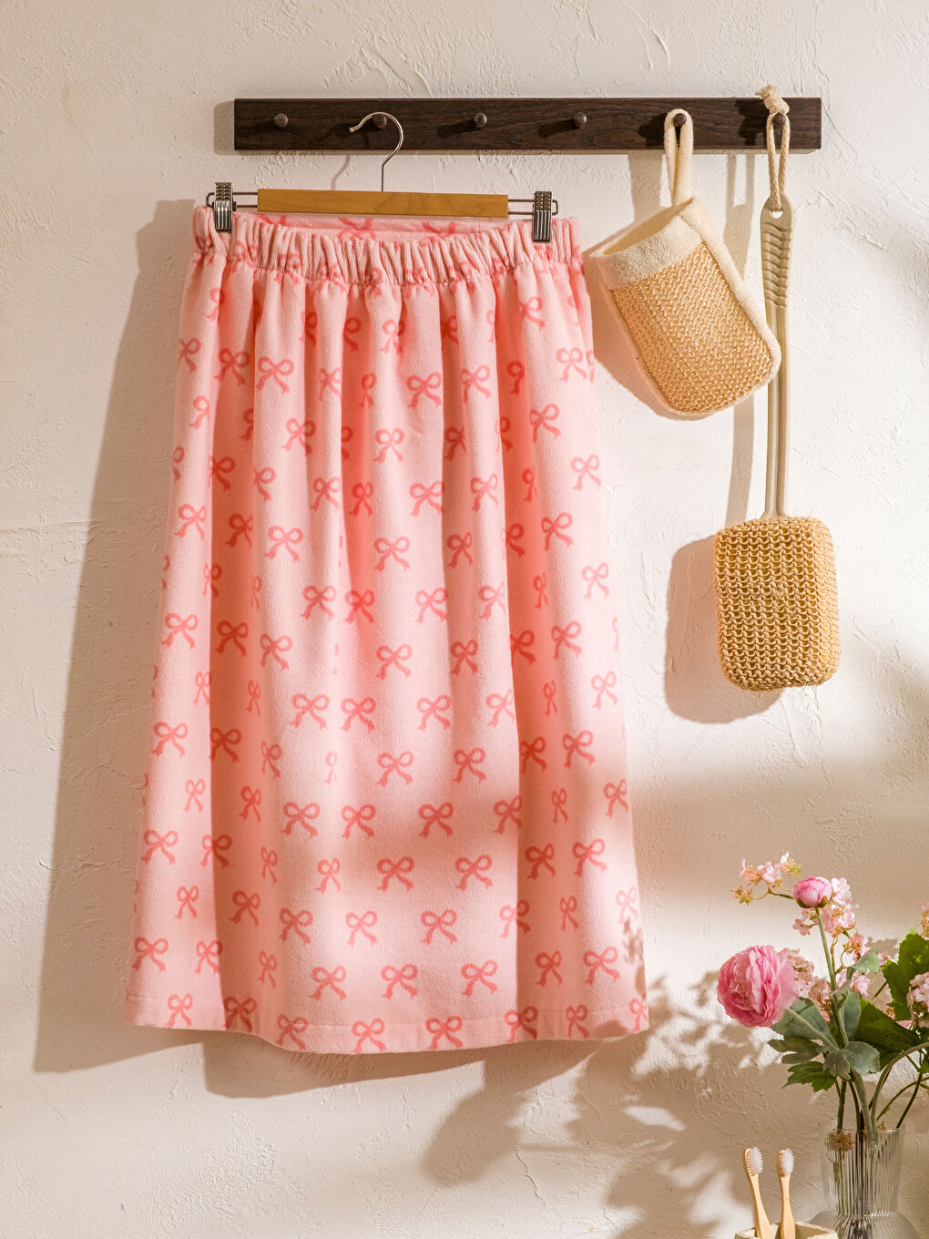 Pembe Fiyonk Desenli Kadın Straplez Bornoz-1