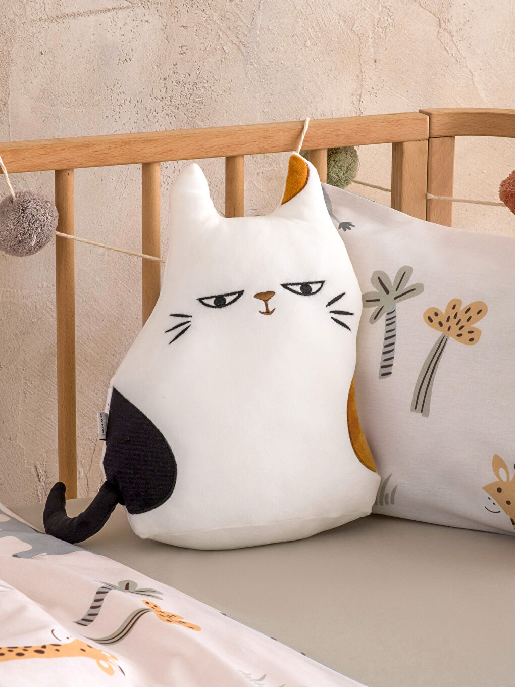 Karışık Kedi Figürlü Pelüş Bebek Kırlent 35 cm