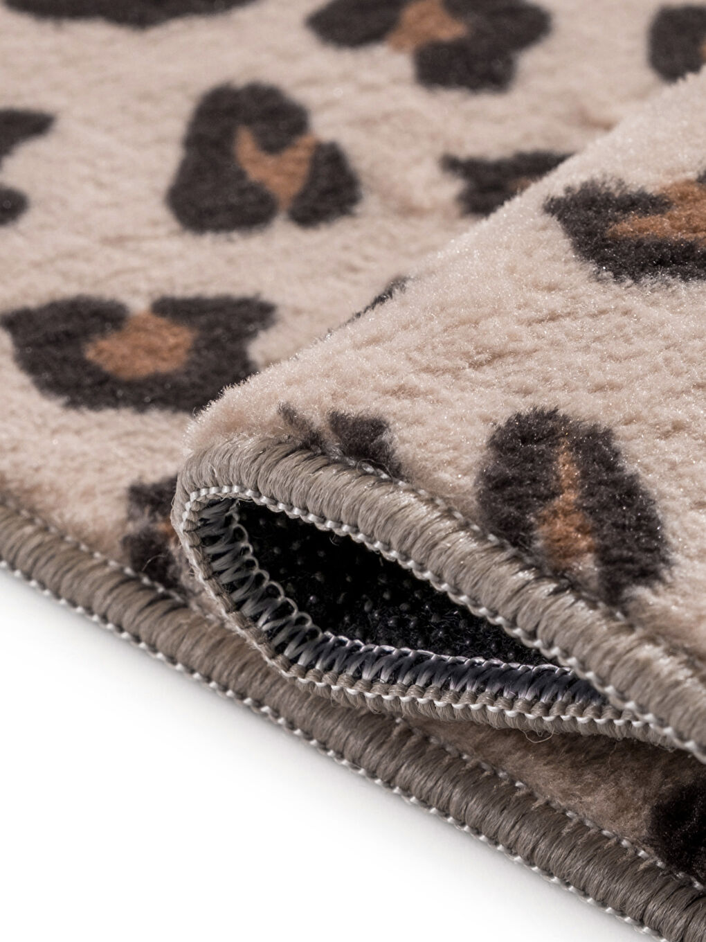 Dočekajte goste uz dašak divlje elegancije: naš otirač sa leopard printom, dimenzija 50x80 cm.-3