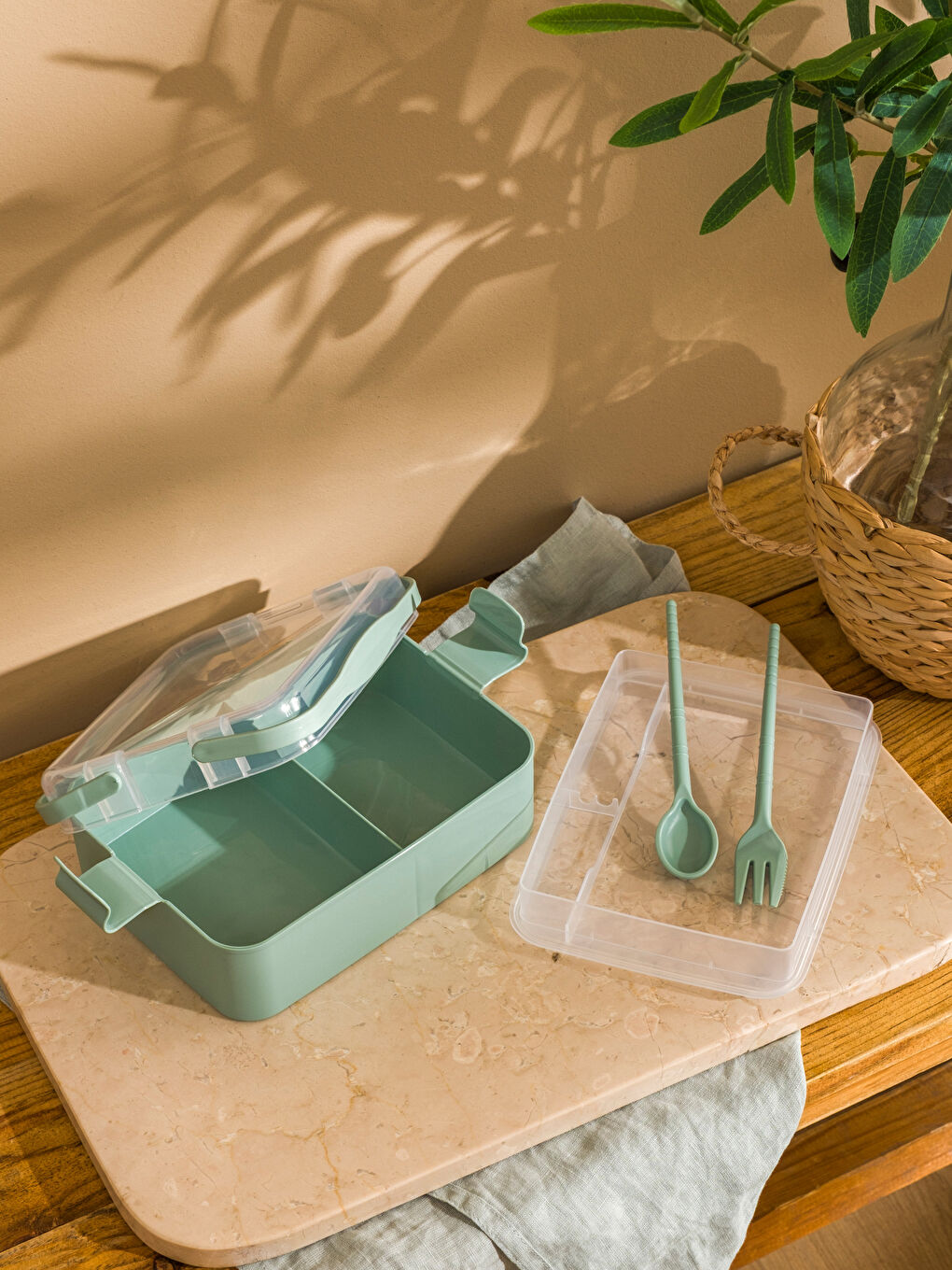 GREEN Food Storage Container-1