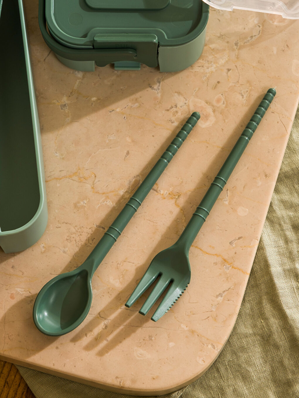 Yeşil Çok Bölmeli Yemek Saklama Kabı-2