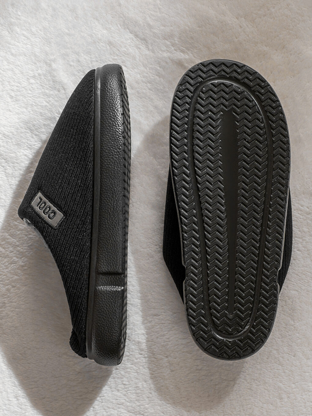 Siyah Pelüş Astarlı Erkek Ev Terliği-3