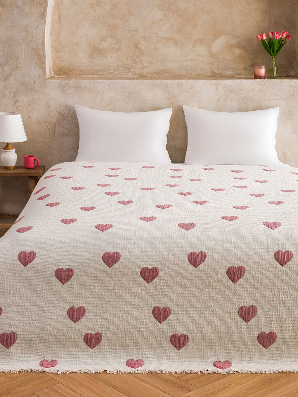 Karışık Kalp Desenli Çift Kişilik Yatak Örtüsü 