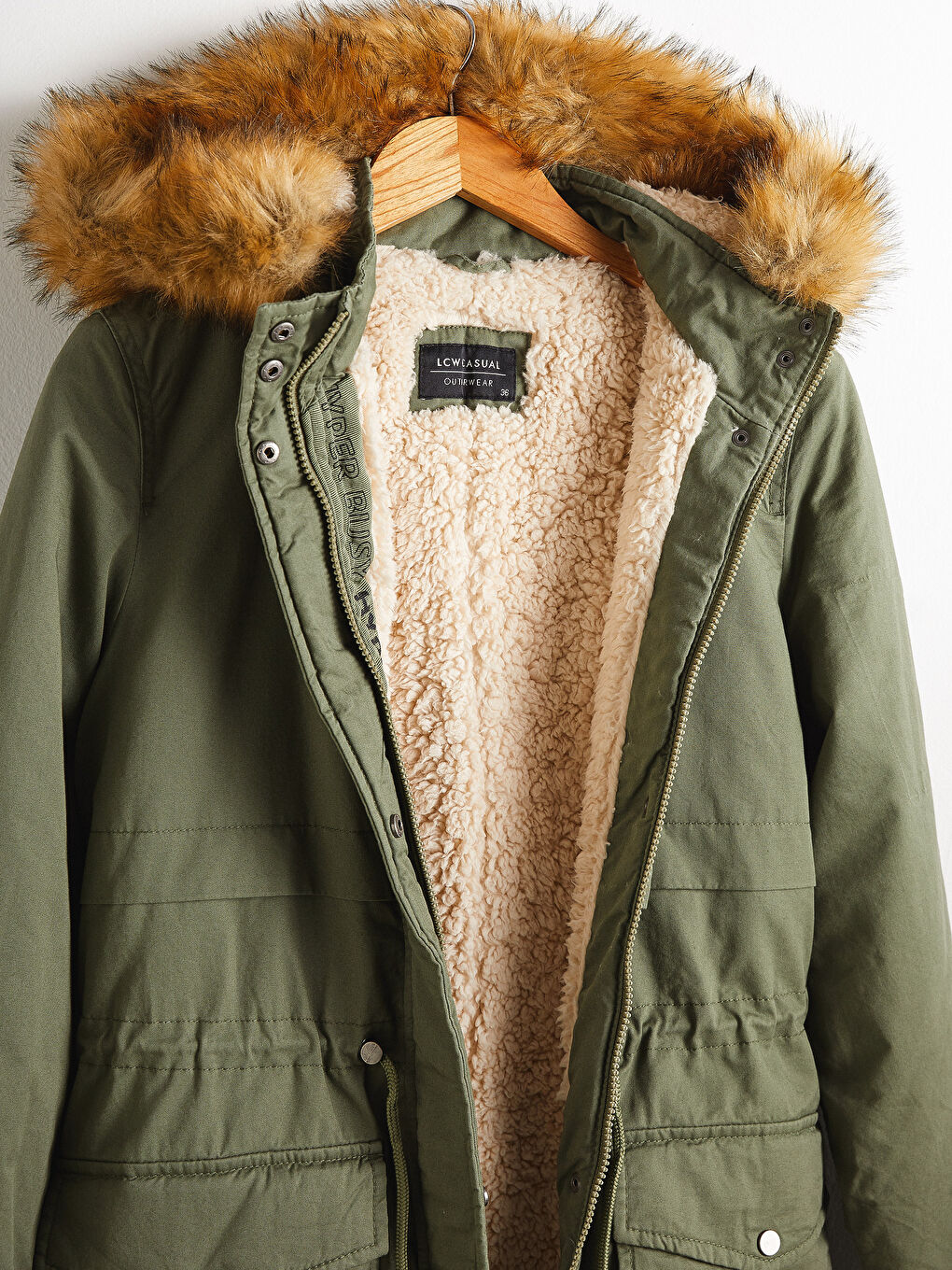 LCW Vision Dicker Parka mit Fellkapuze -0W0023Z8-CZE