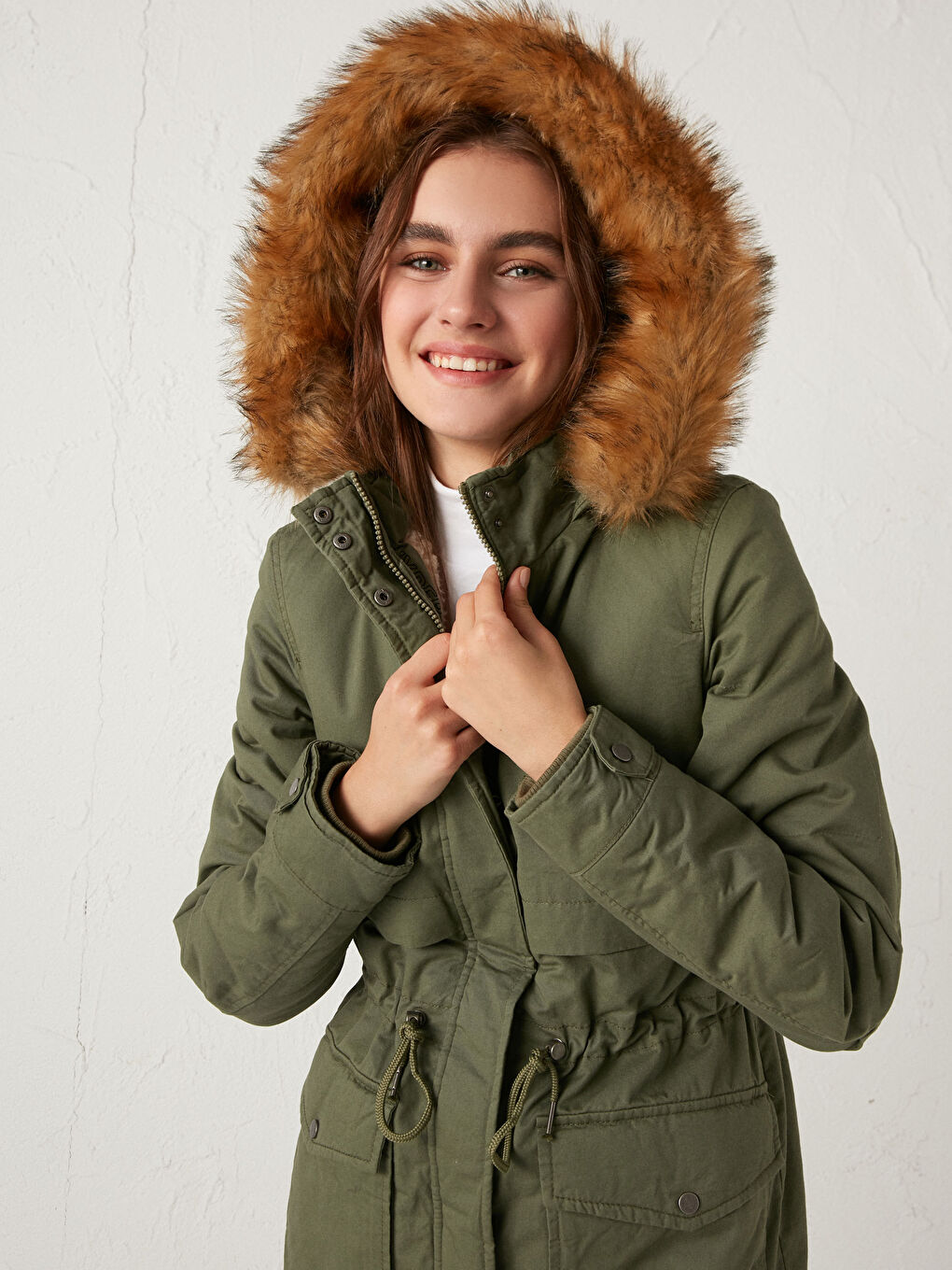LCW Vision Dicker Parka mit Fellkapuze -0W0023Z8-CZE