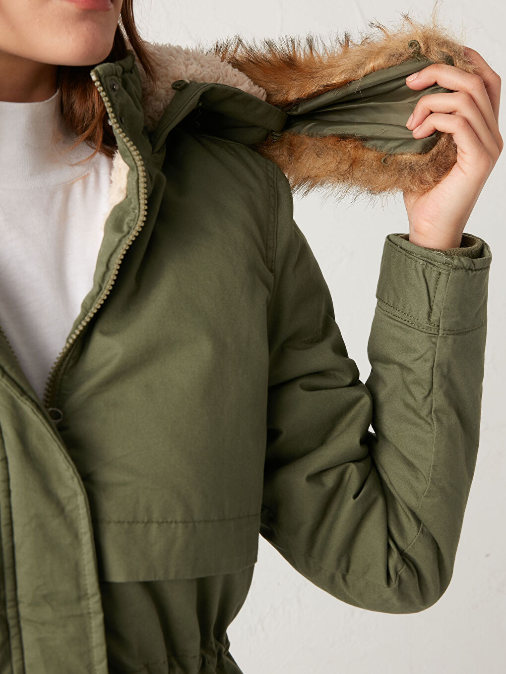 LCW Vision Dicker Parka mit Fellkapuze -0W0023Z8-CZE