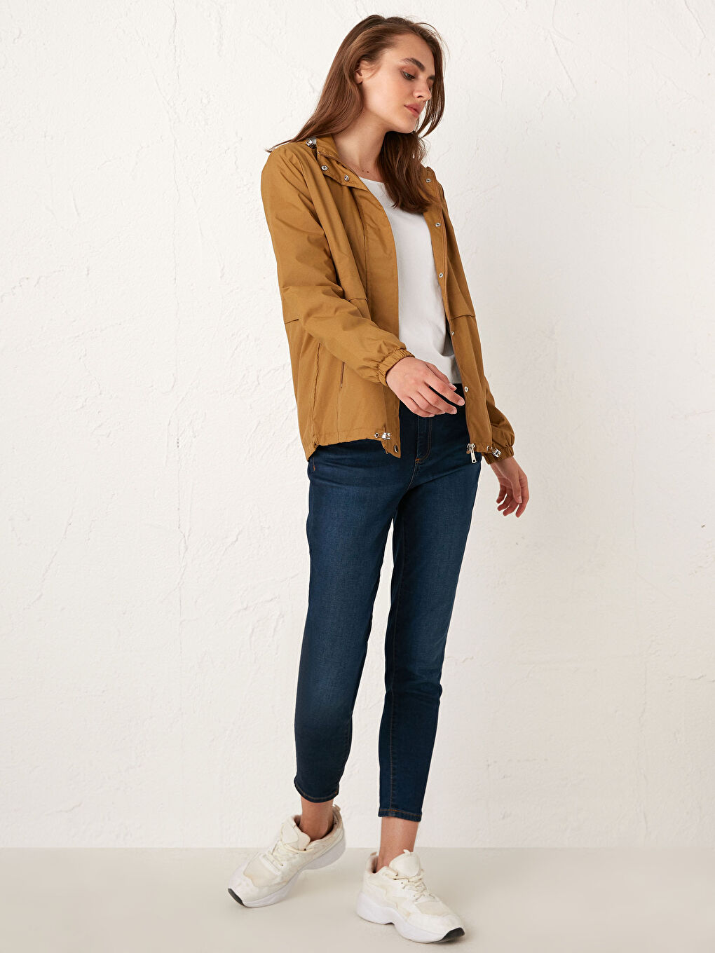 معطف مطر خفيف الوزن بكابوش-1