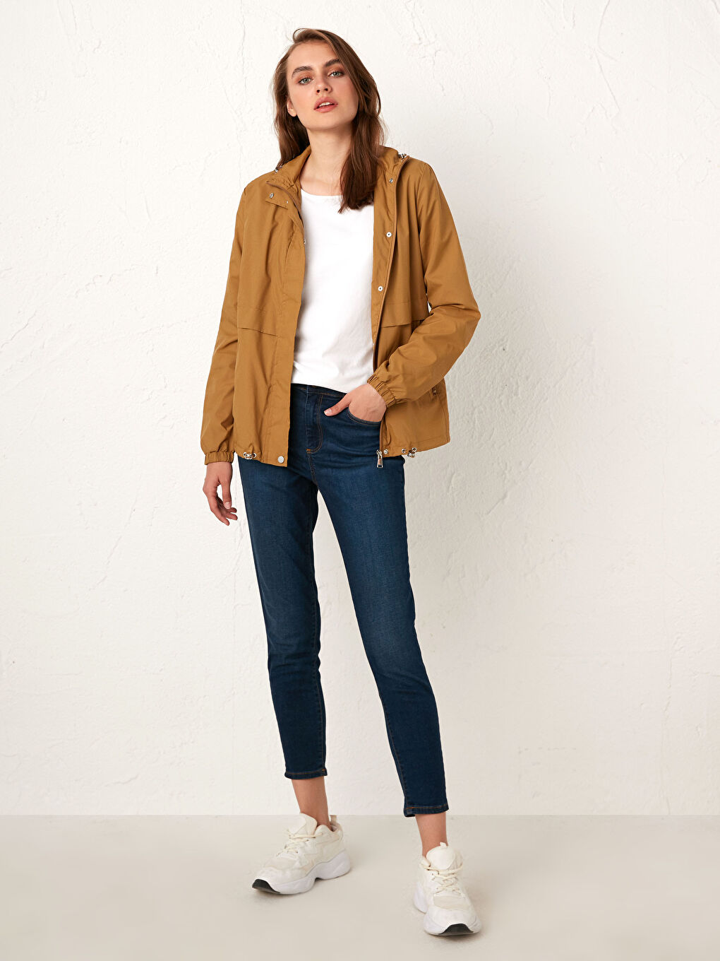 معطف مطر خفيف الوزن بكابوش-2