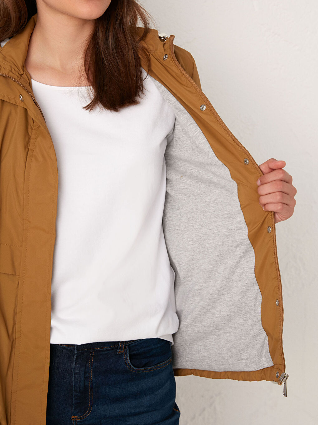 معطف مطر خفيف الوزن بكابوش-4