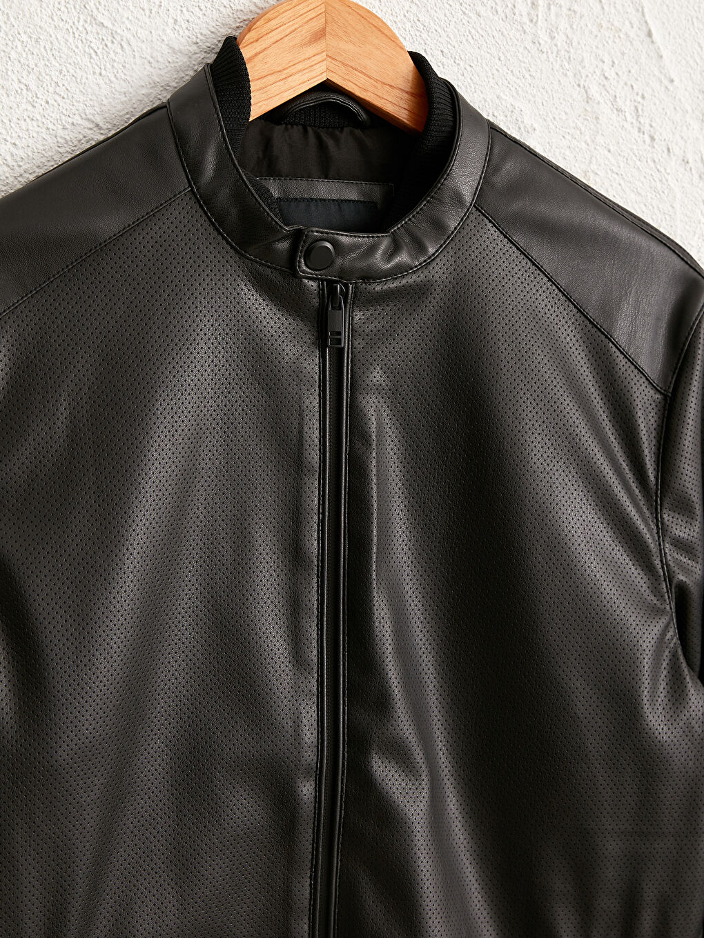 Siyah Slim Fit Dik Yaka Deri Görünümlü Mont-2