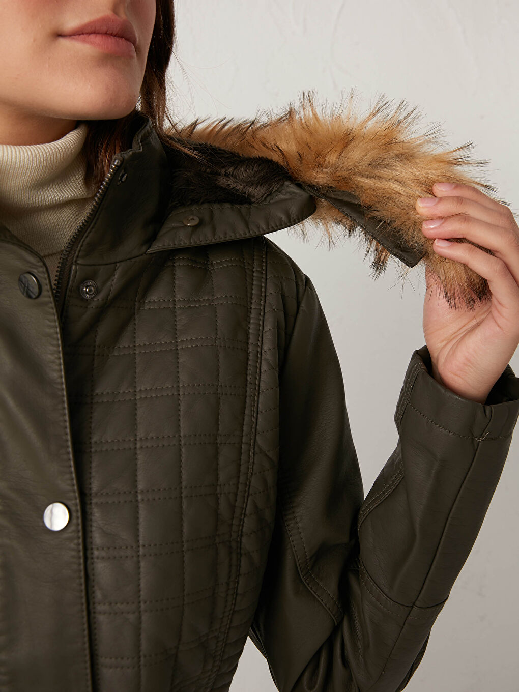 Haki Deri Görünümlü Kaban-5