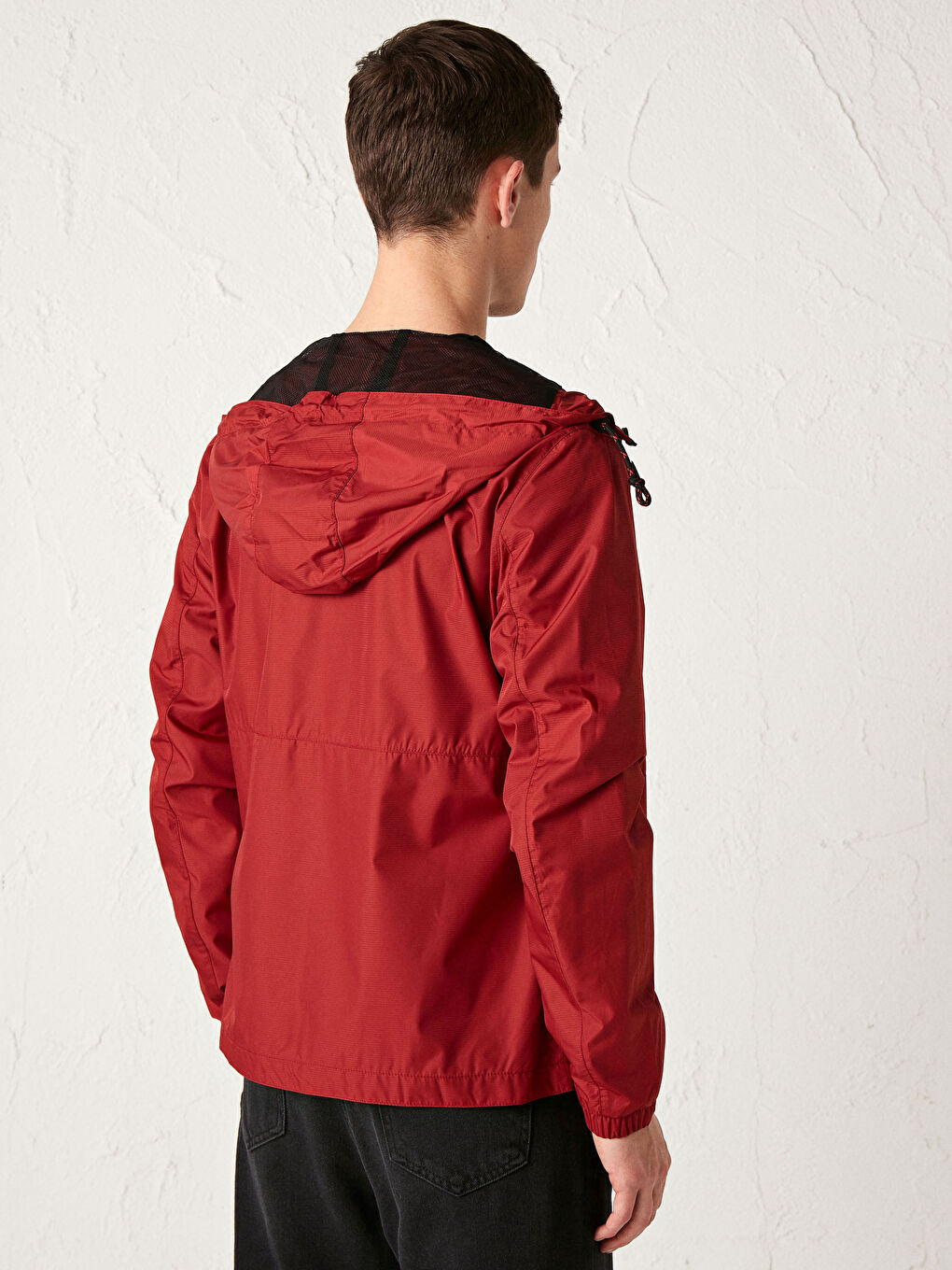 بالطو مطر بفتحة عادية بكابوش للرجال-2