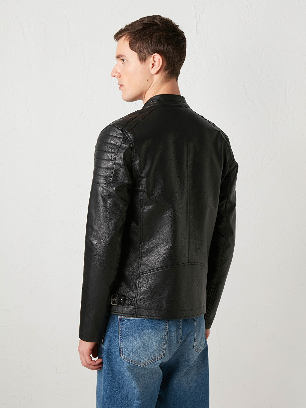 Kaput od veštačke kože sa uspravnom kragnom, kratki-3