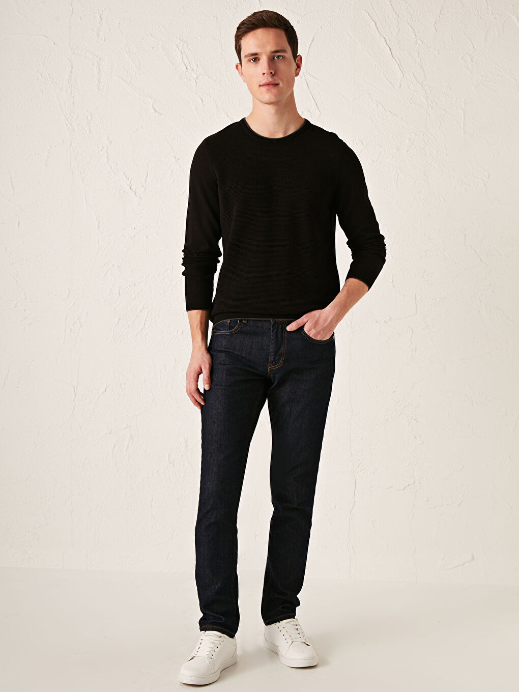 Siyah Bisiklet Yaka Basic İnce Triko Kazak-3