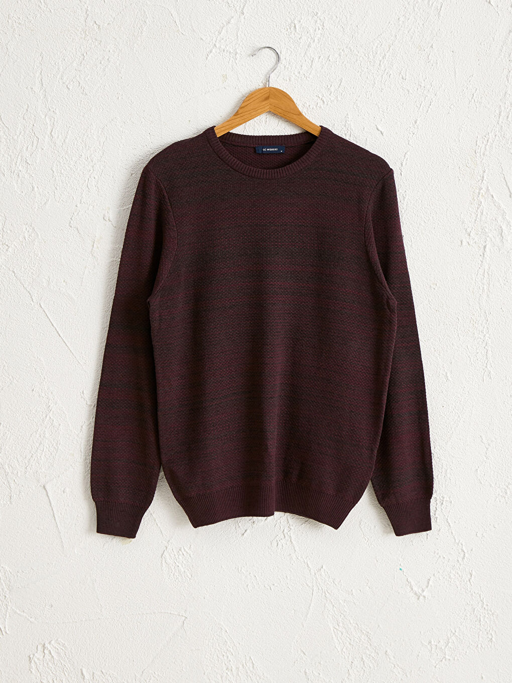 Дөңгелек жағалы жұқа трикотаж жемпір