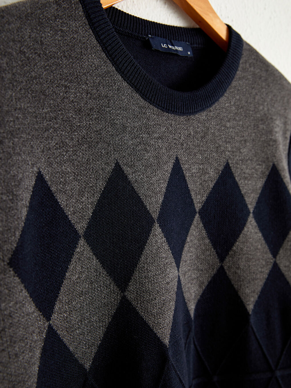 Светр з круглим вирізом горловини, легкий, трикотажний, з принтом-1