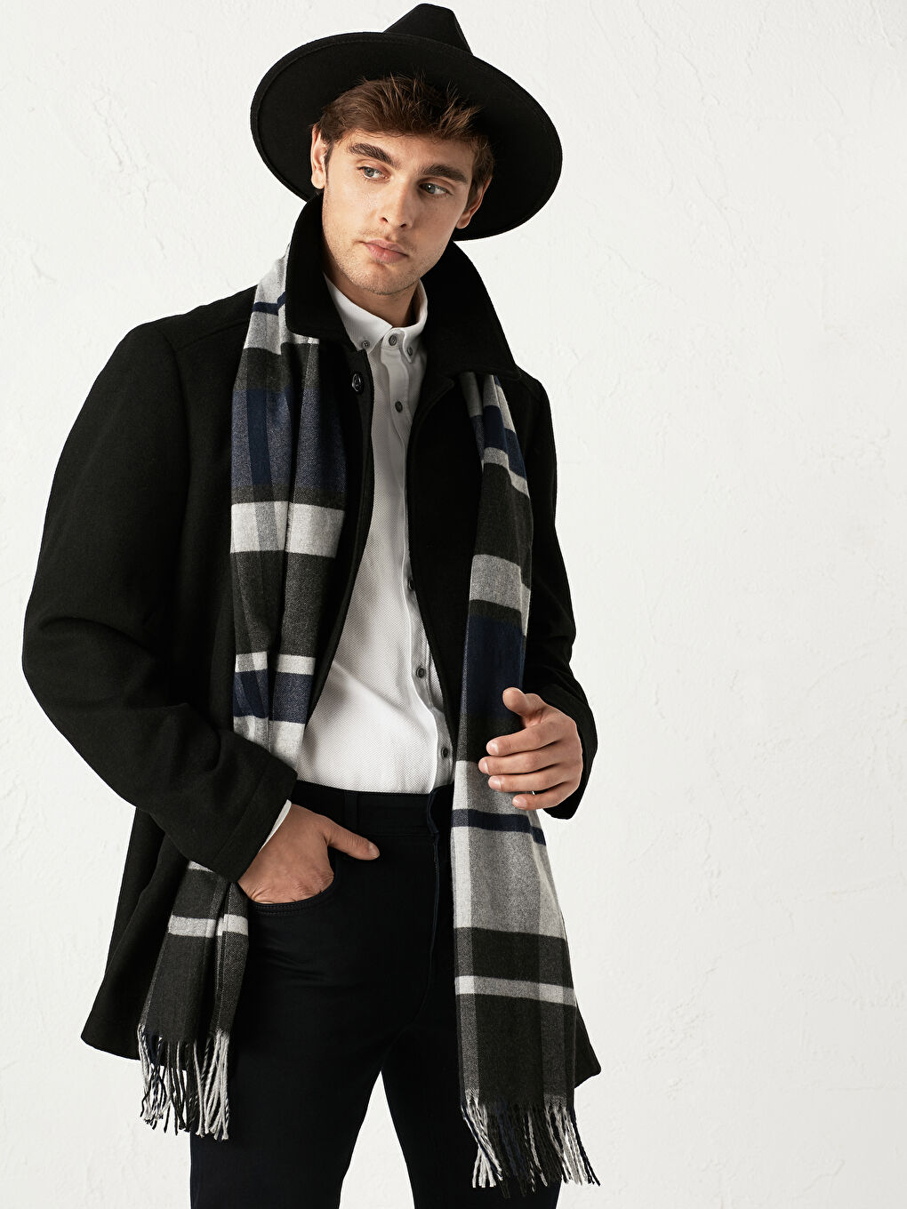 Siyah Biye Detaylı Fötr Şapka-1