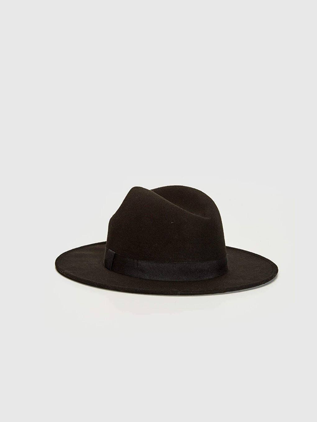 Siyah Biye Detaylı Fötr Şapka-3