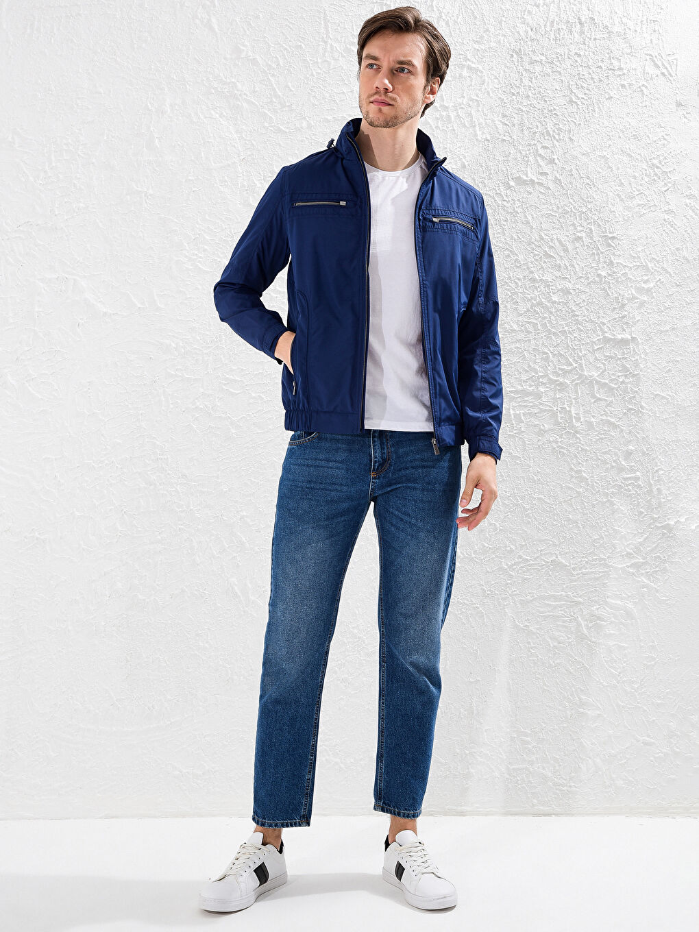 Neckband Lightweight Short Coat-3