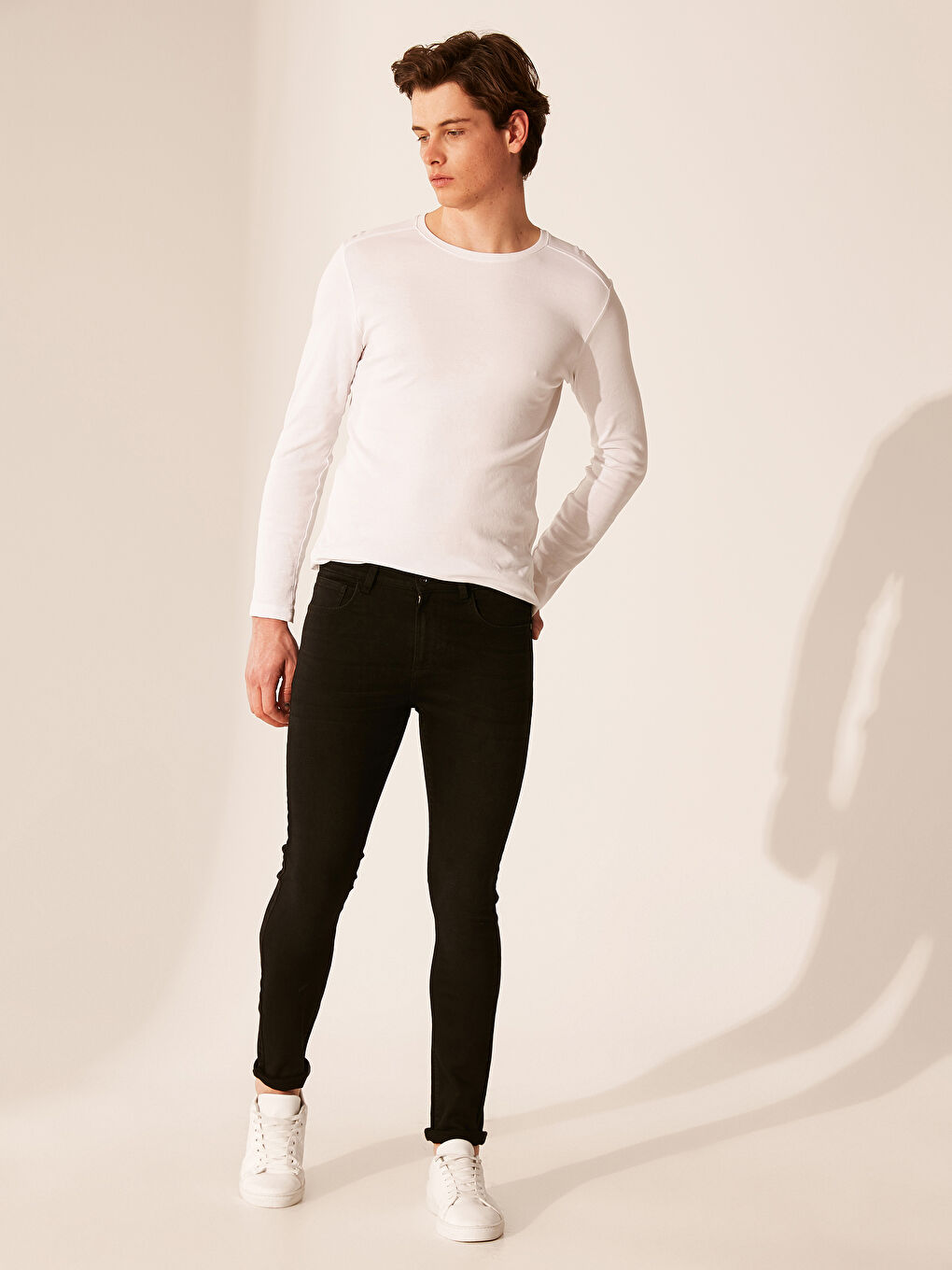 جينز أسود رجل