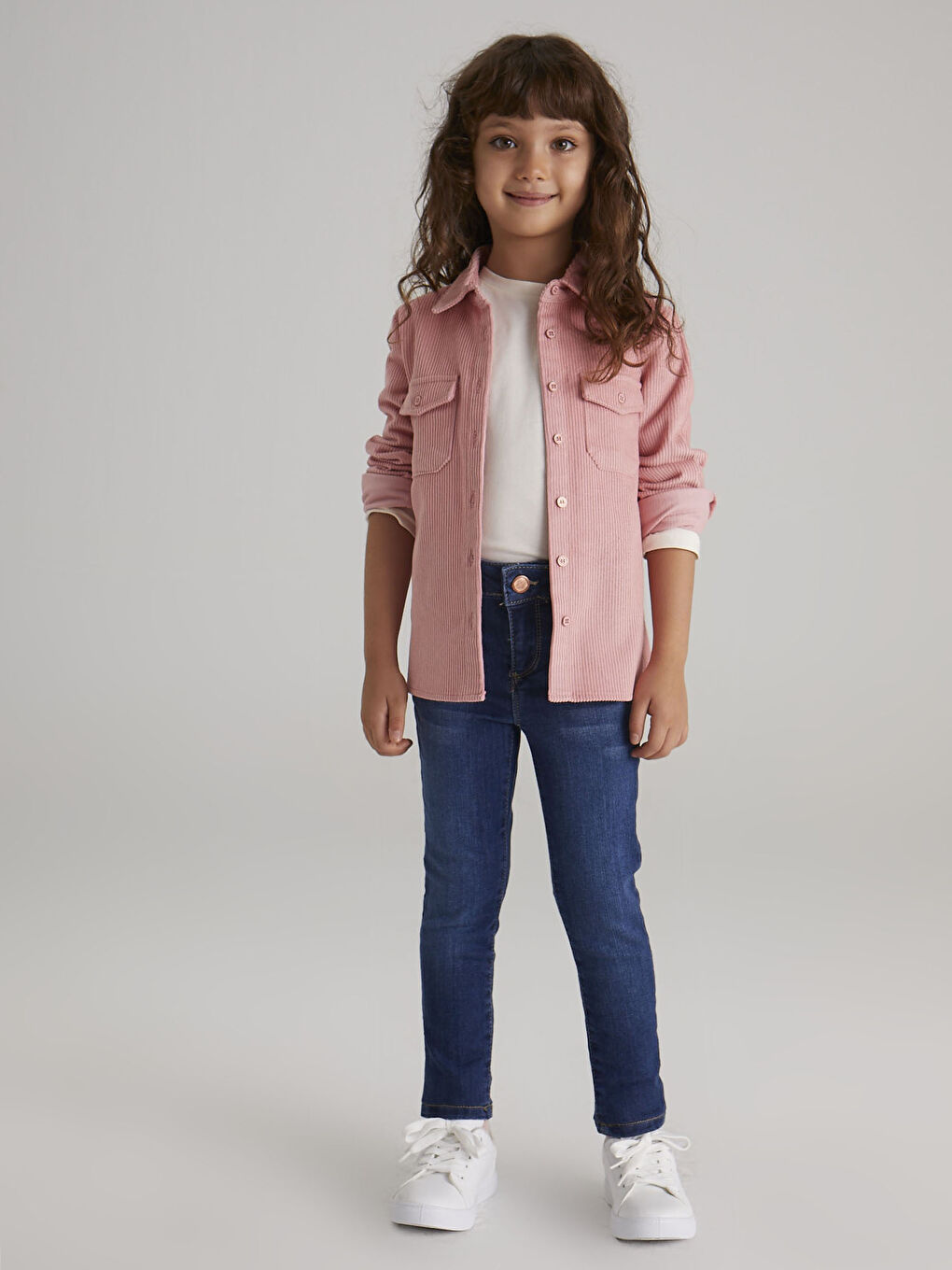 Қыздарға арналған тар джинс шалбар