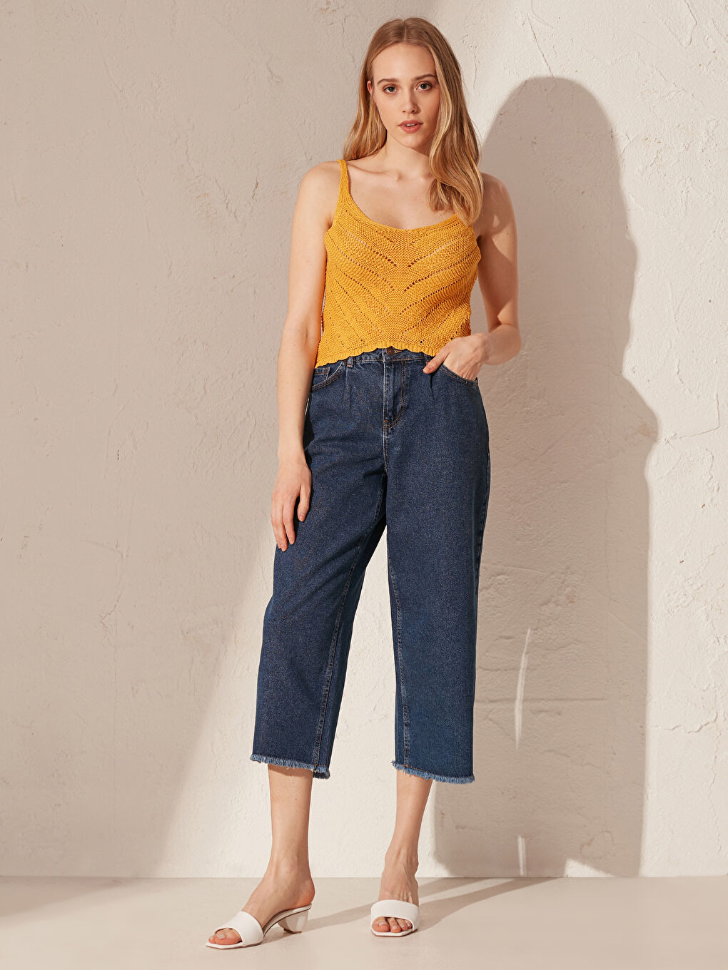 Sarı Kendinden Desenli Askılı Triko Bluz-1