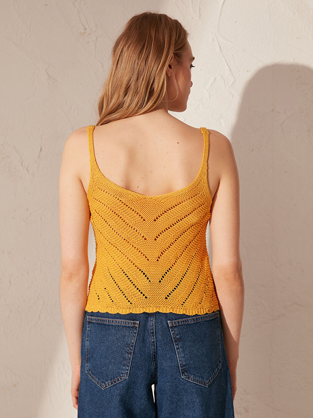 Sarı Kendinden Desenli Askılı Triko Bluz-2