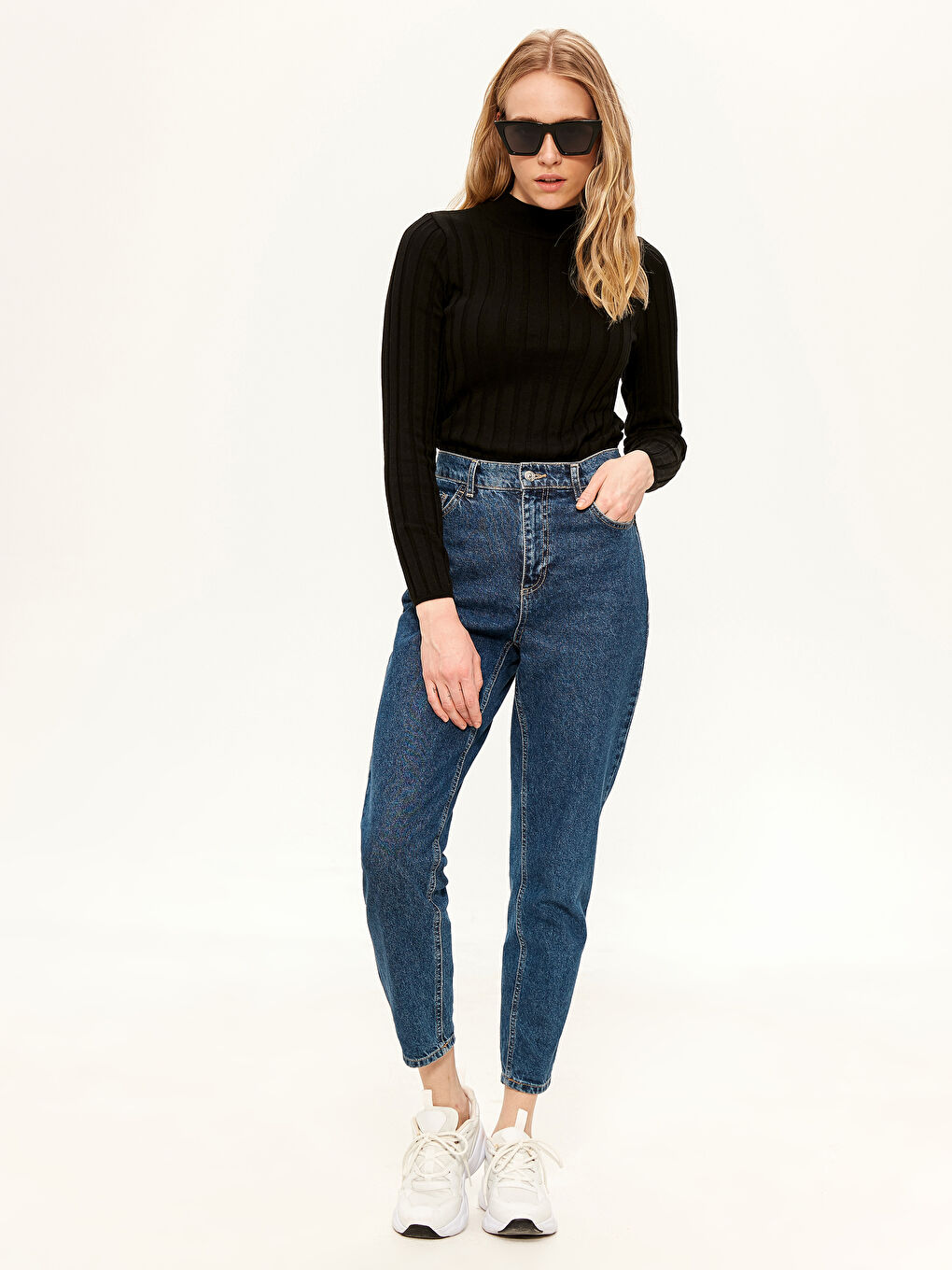 Siyah Yarım Balıkçı Yaka Triko Kazak-5