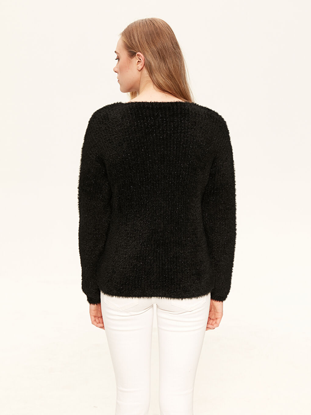 Свитер из трикотажа с блестящими деталями и пушистым дизайном-3