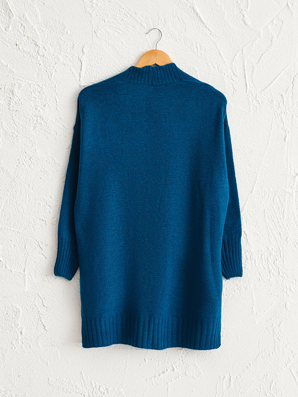 Standard Fit Long Sleeve Women's Pocket Knitwear Cardigan-1