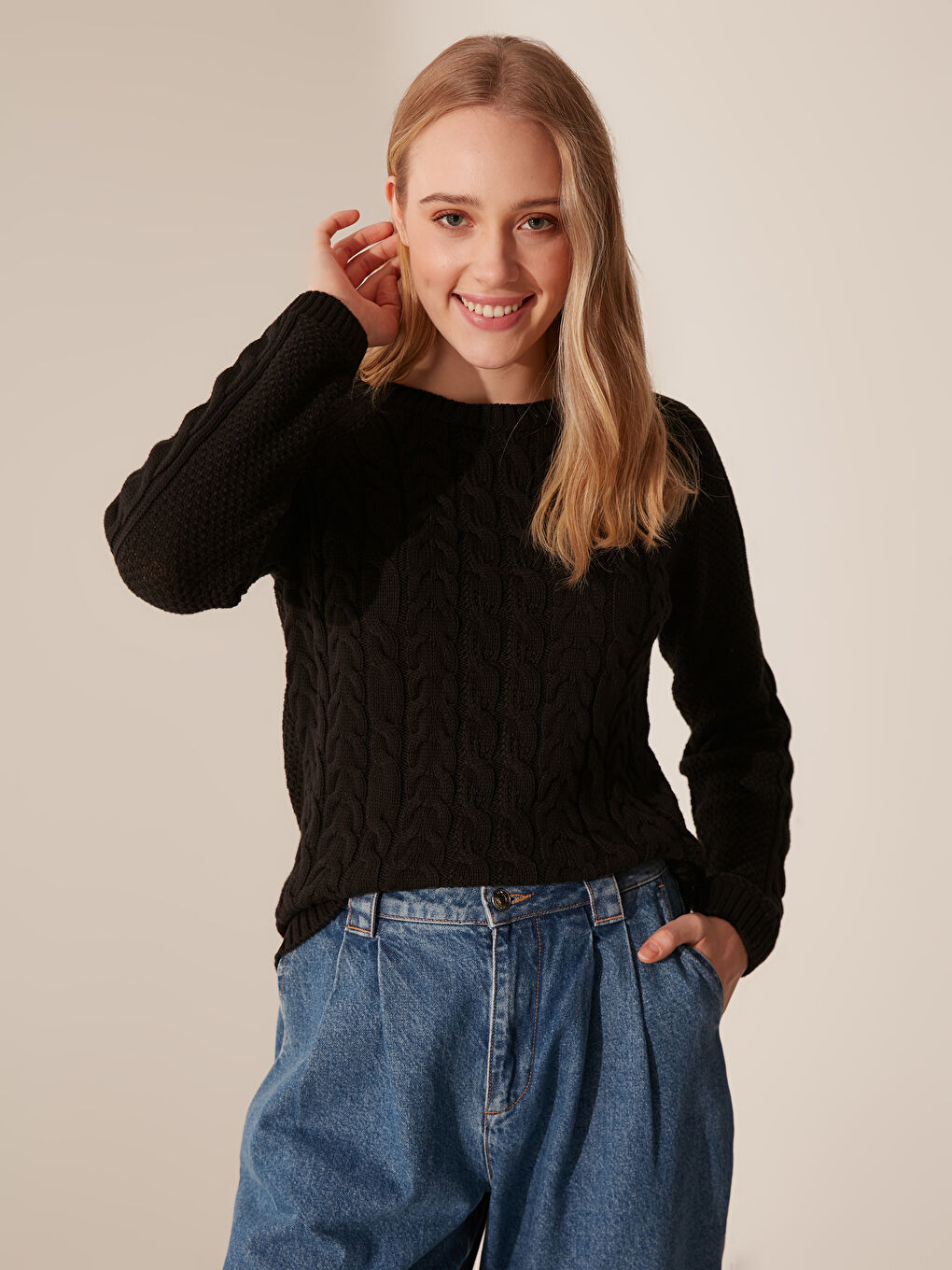 Свитер с круглым вырезом и длинным рукавом для женщин-1