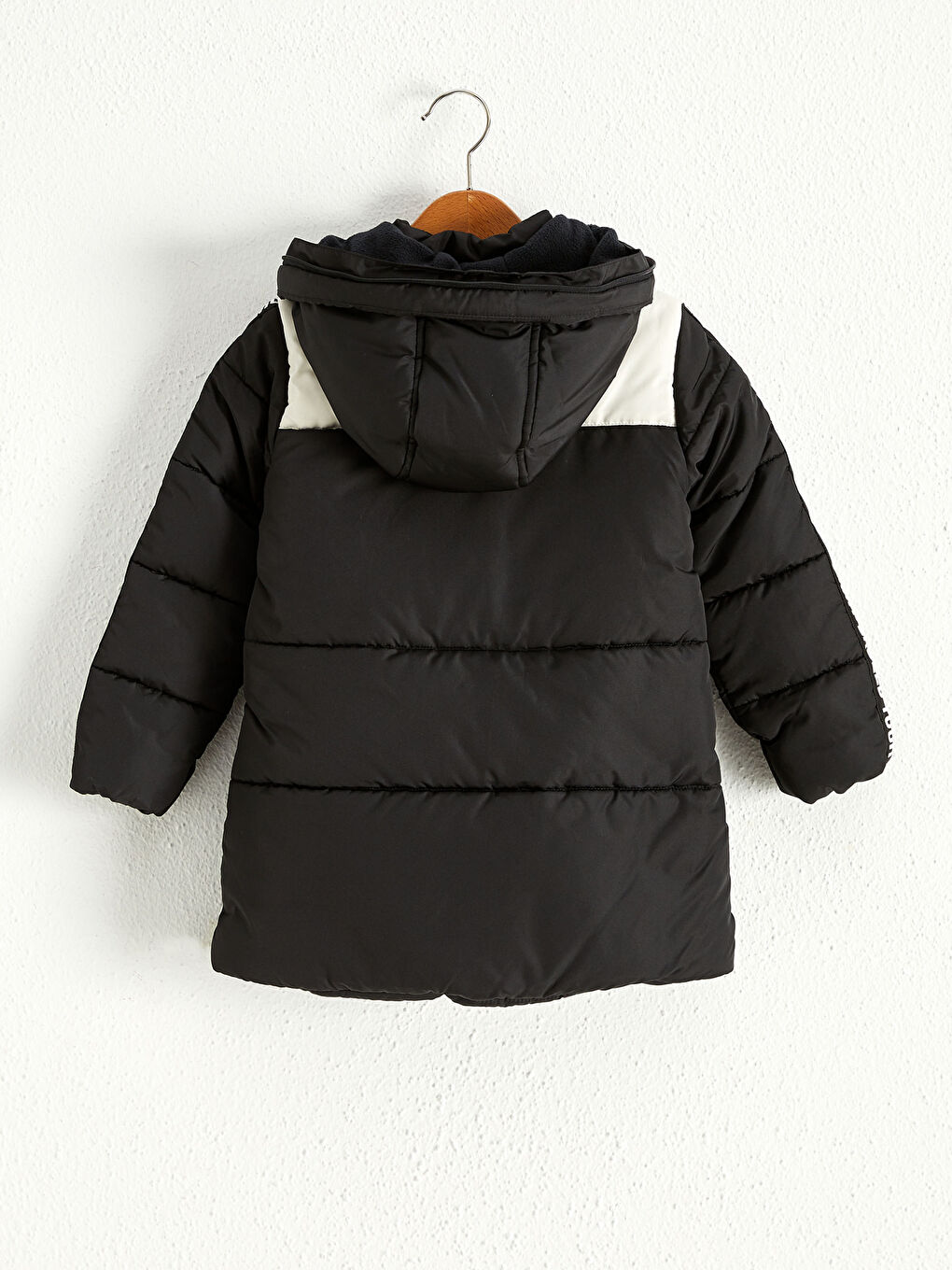 Теплое пальто с капюшоном для девочек-1