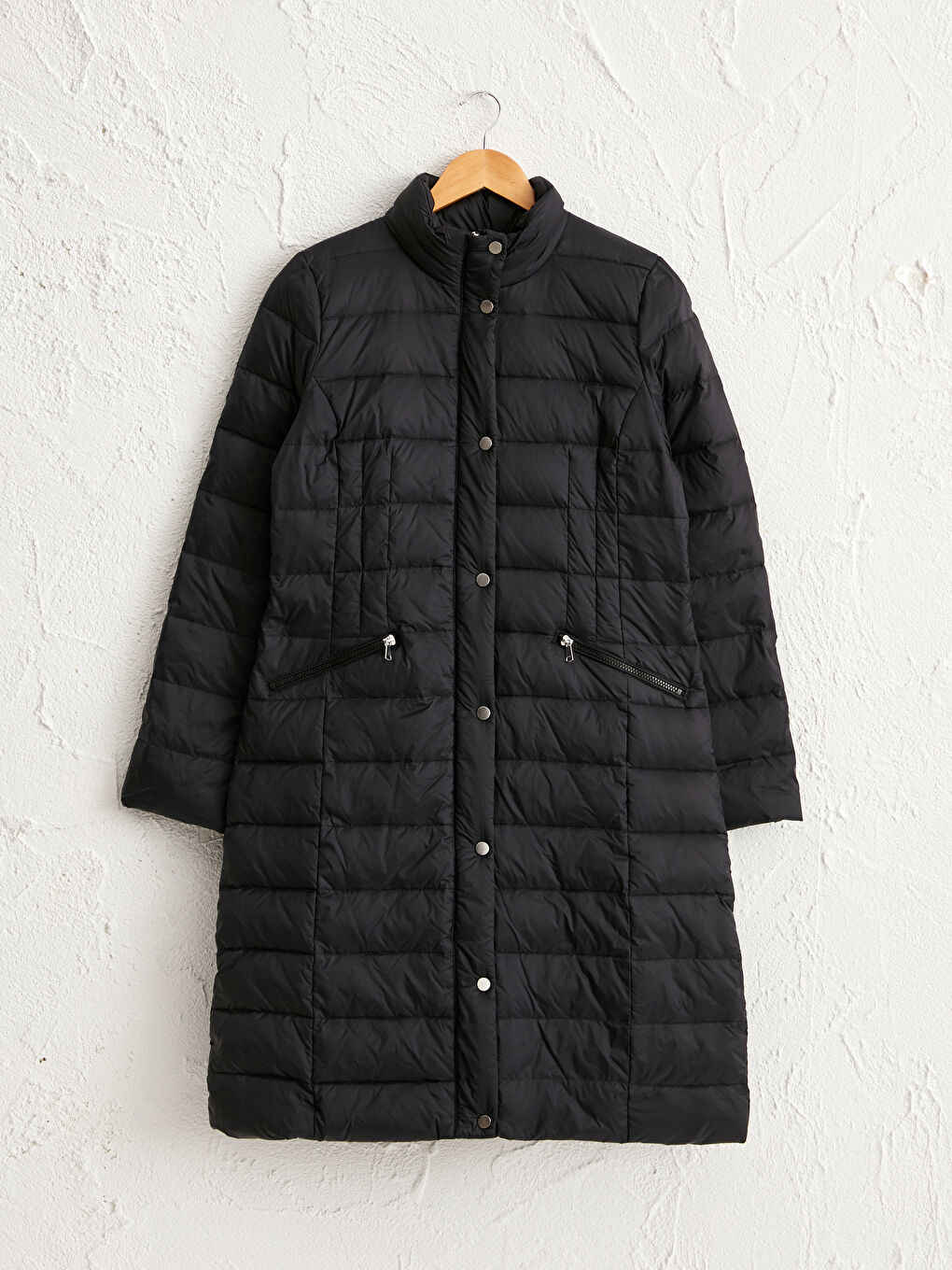 بالطو بياقة بتفاصيل ريش البط