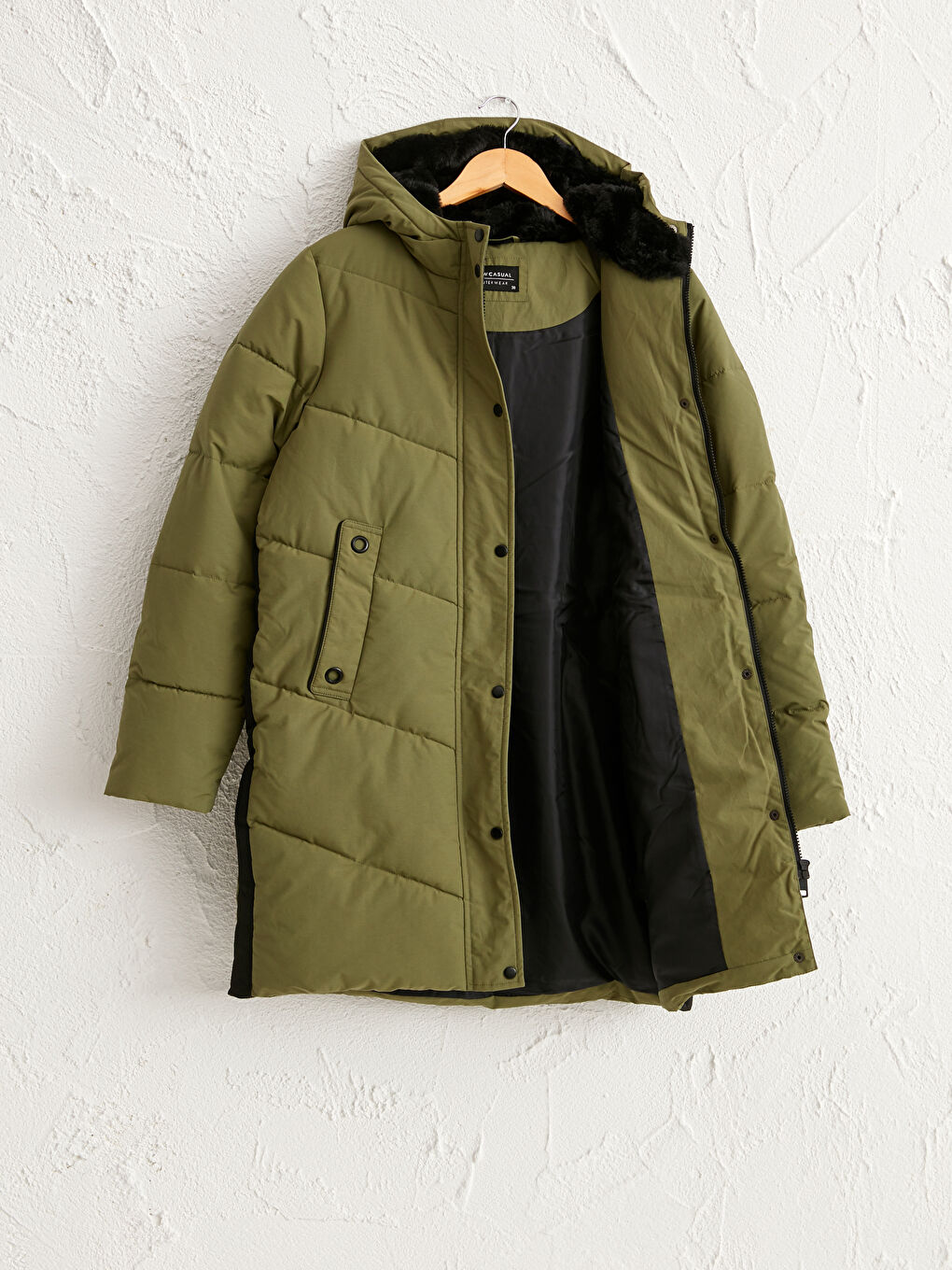 معطف منتفخ طويل بتفاصيل فرو صناعي وهودي-1